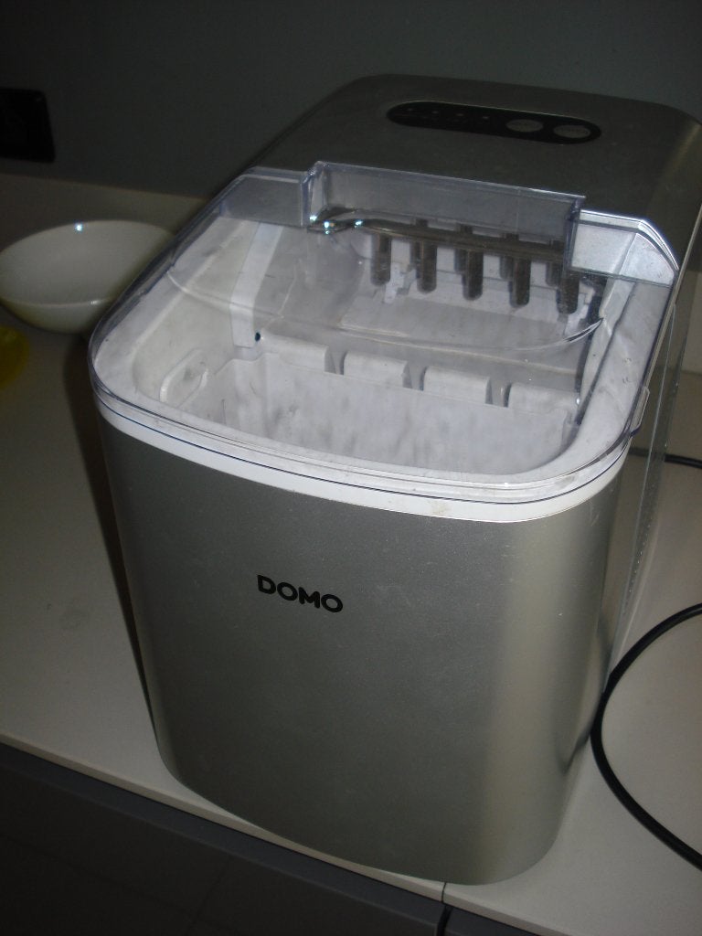 Domo machine - Prachtige IJsblokjes in een handomdraai, Ophalen, Zo goed als nieuw, Zelfvriezend