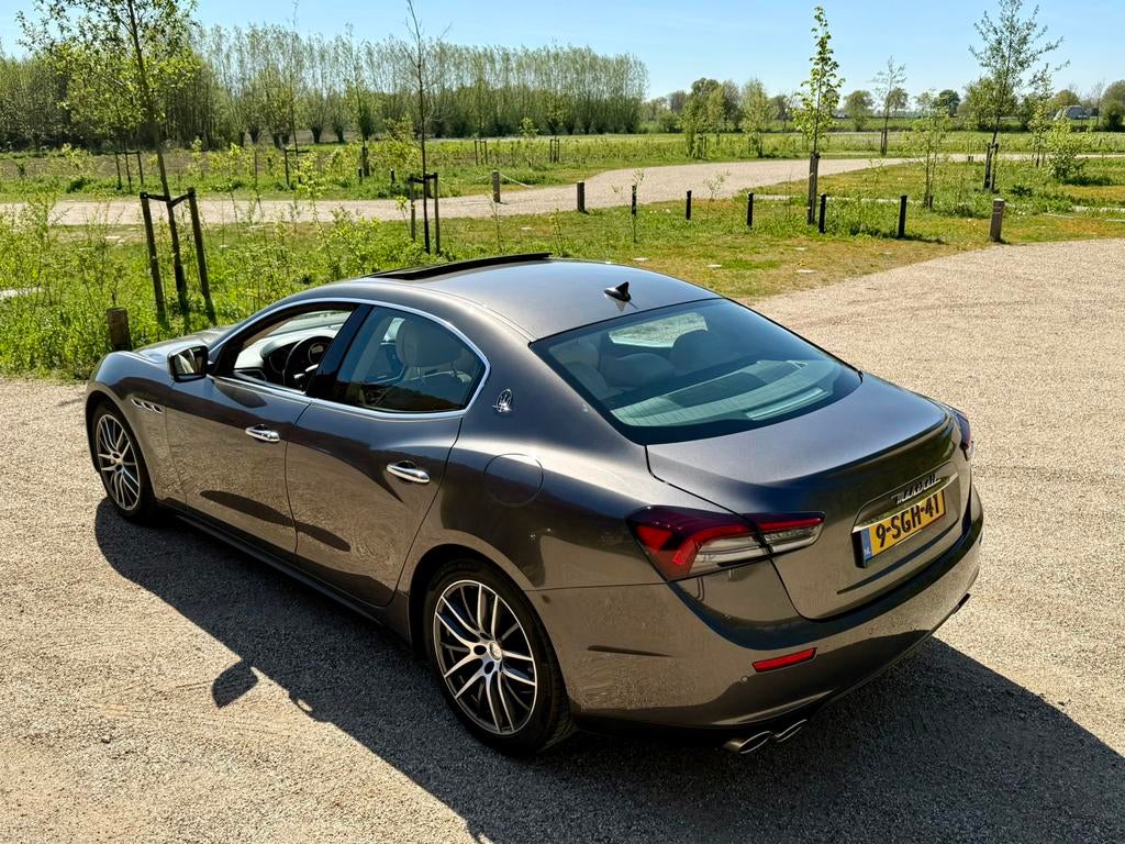 Maserati Ghibli S 411 PK RWD Carplay dealer o.h ✅, Auto's, Automaat, Achterwielaandrijving, Beige, 411 pk