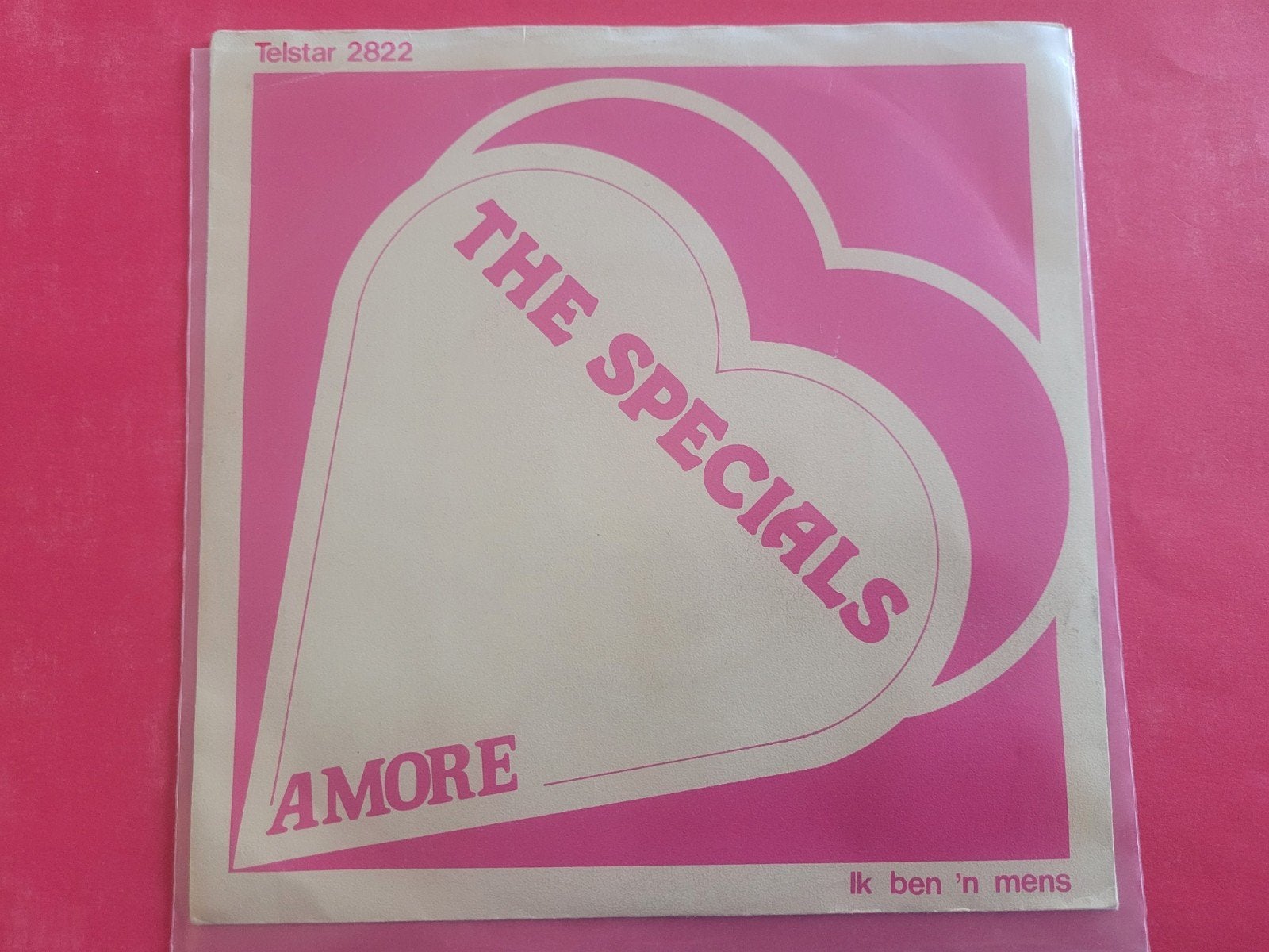 The Specials - Amore - Ik ben een mens ., Cd's en Dvd's, Ophalen, Zo goed als nieuw, Overige formaten, Levenslied of Smartlap