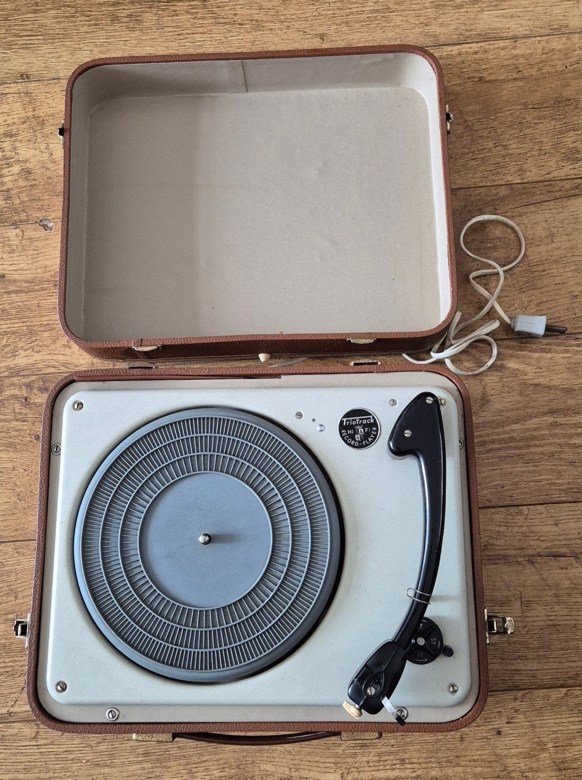 Prachtige Vintage Triotrack Koffergrammofoon / Platenspeler, Ophalen of Verzenden, Gebruikt, Platenspeler, Overige merken