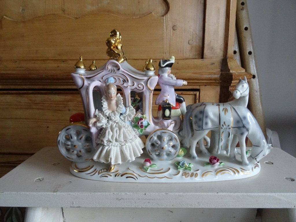 Antiek oud beeld koets met paarden Bavaria porselein, Ophalen