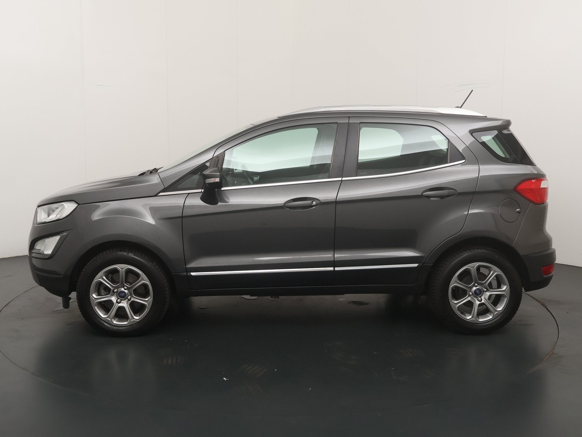 Ford EcoSport EcoBoost Titanium 125PK | Trekhaak | 4 seiz. b, Voorwielaandrijving, 125 pk, Gebruikt, Ecosport