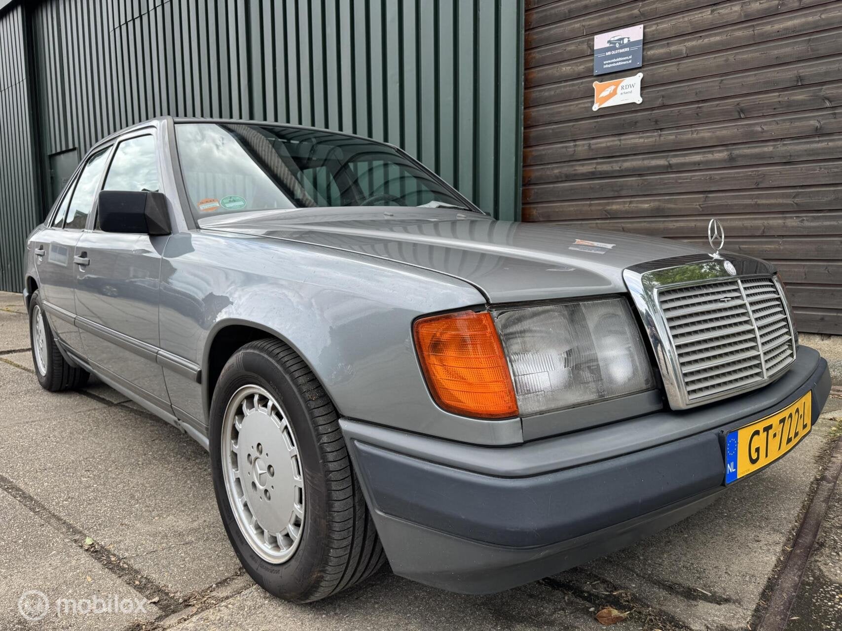 Mercedes-Benz 300 E W124 AUT/Schuifdak/Hydr.vering/Memory st, Auto's, Automaat, Achterwielaandrijving, 179 pk, 2960 cc