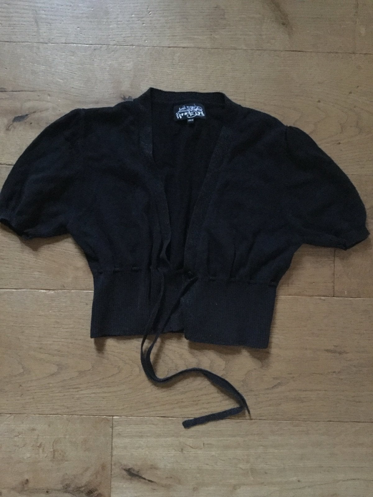 Zwart bolero vestje met lichte glitter en korte mouwen xs, Ophalen of Verzenden, Gedragen, Maat 38/40 (M), Zwart