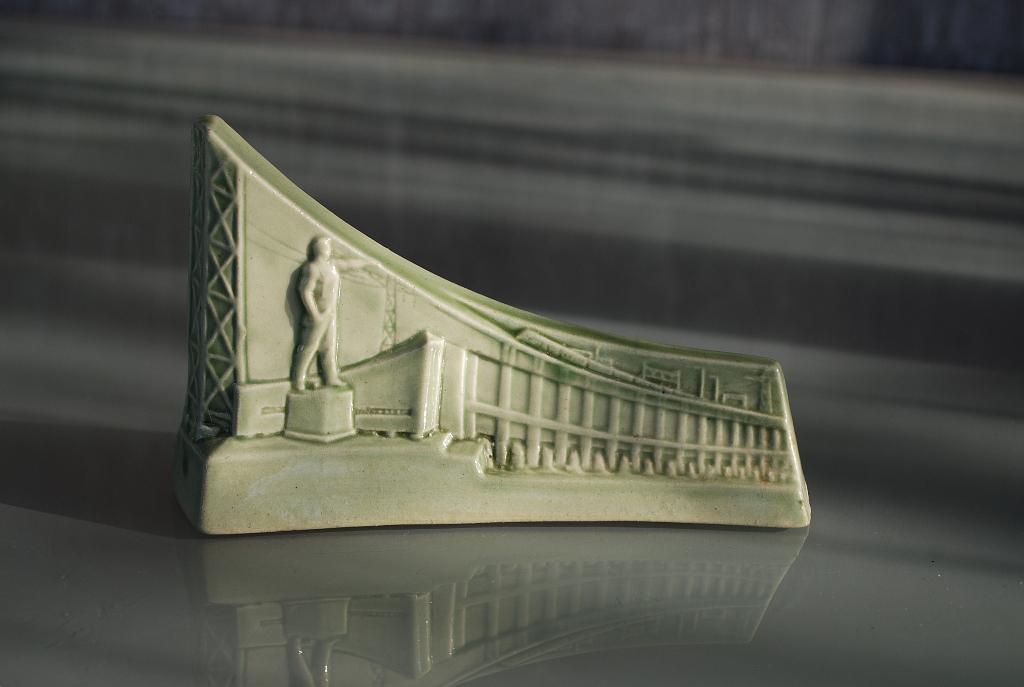 Lenin Beeld Monument bij Waterkrachtcentrale aan de Dnjepr, Ophalen of Verzenden