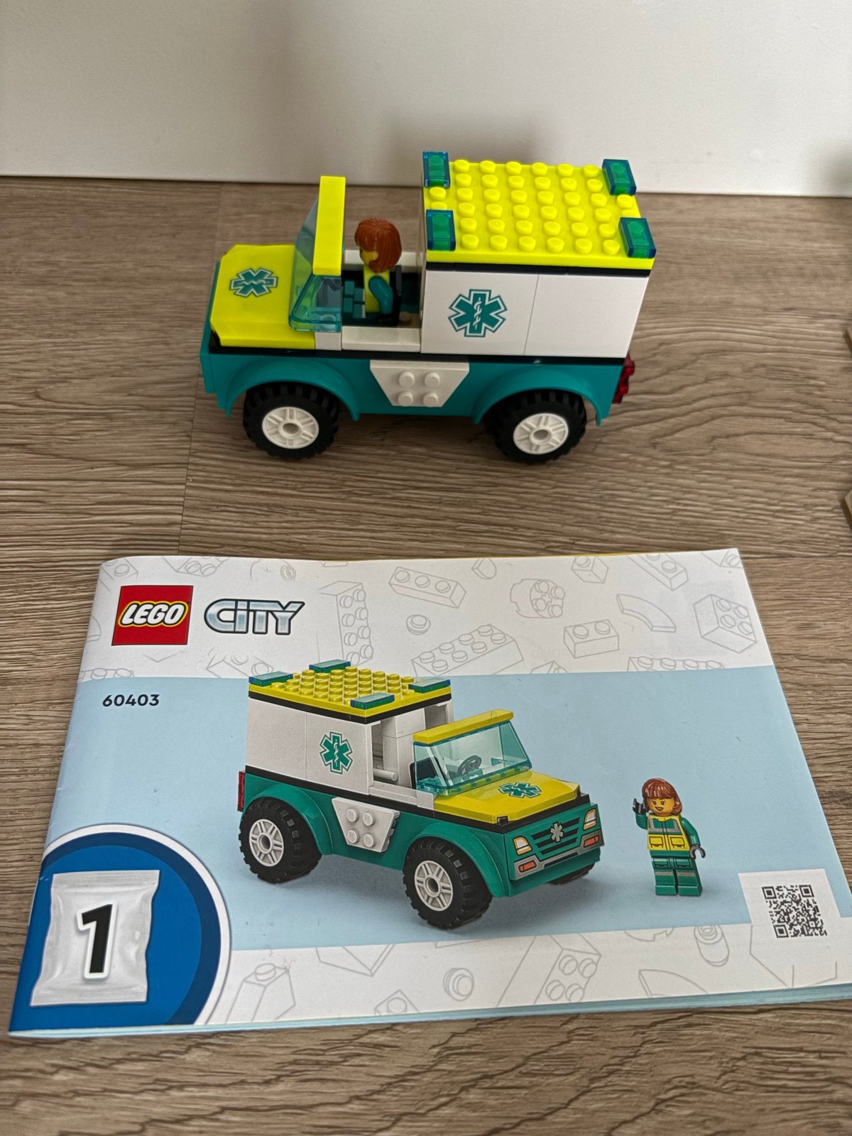 Lego City Ambulance 60403 - Zo goed als nieuw, Kinderen en Baby's, Speelgoed | Duplo en Lego, Ophalen, City, Lego, Zo goed als nieuw
