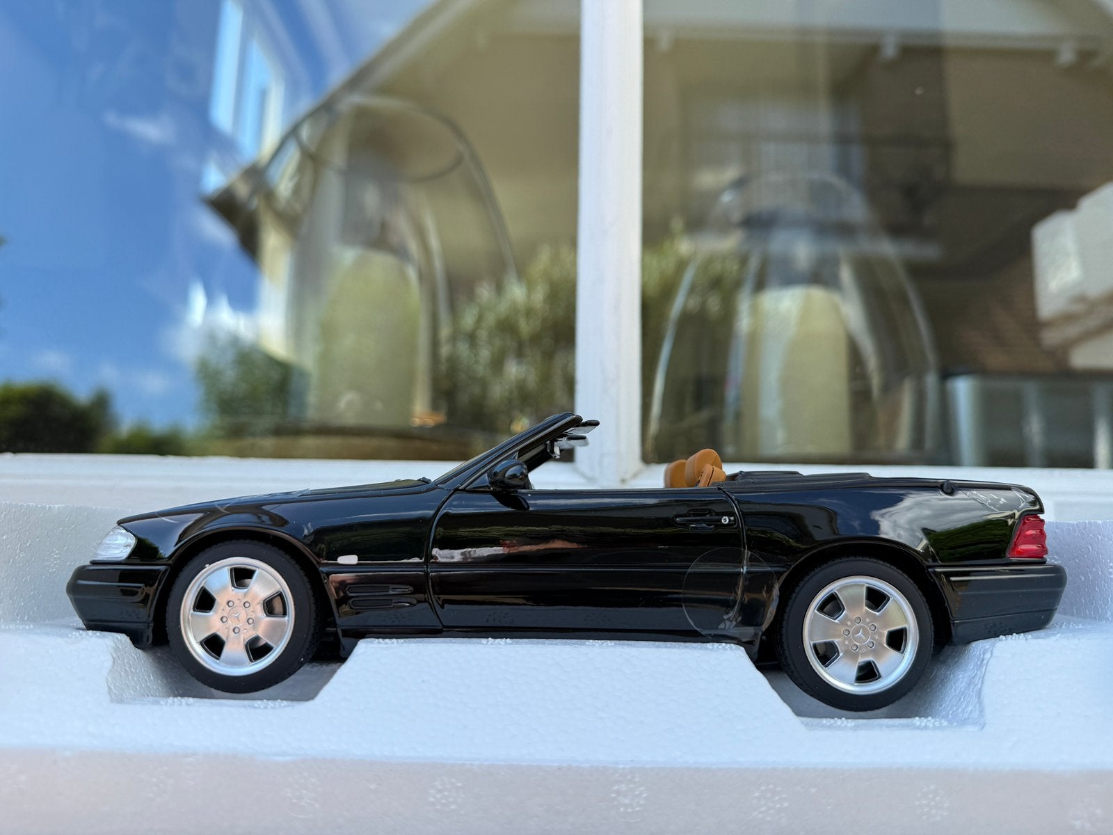 1:18 Mercedes R129 SL500 zwart 1999 Norev 183750, Hobby en Vrije tijd, Modelauto's | 1:18, Auto, Norev, 70-72 Av. de Bohlen, Vaulx-en-Velin, 69120, France