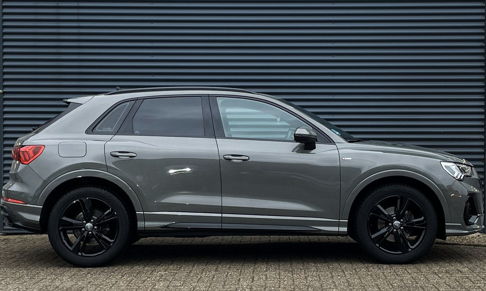 AUDI Q3 35 TFSI 2x S-Line S-Tronic Carplay/Pano/Keyless, 4 cilinders, 150 pk, 1505 kg, Leder en Stof