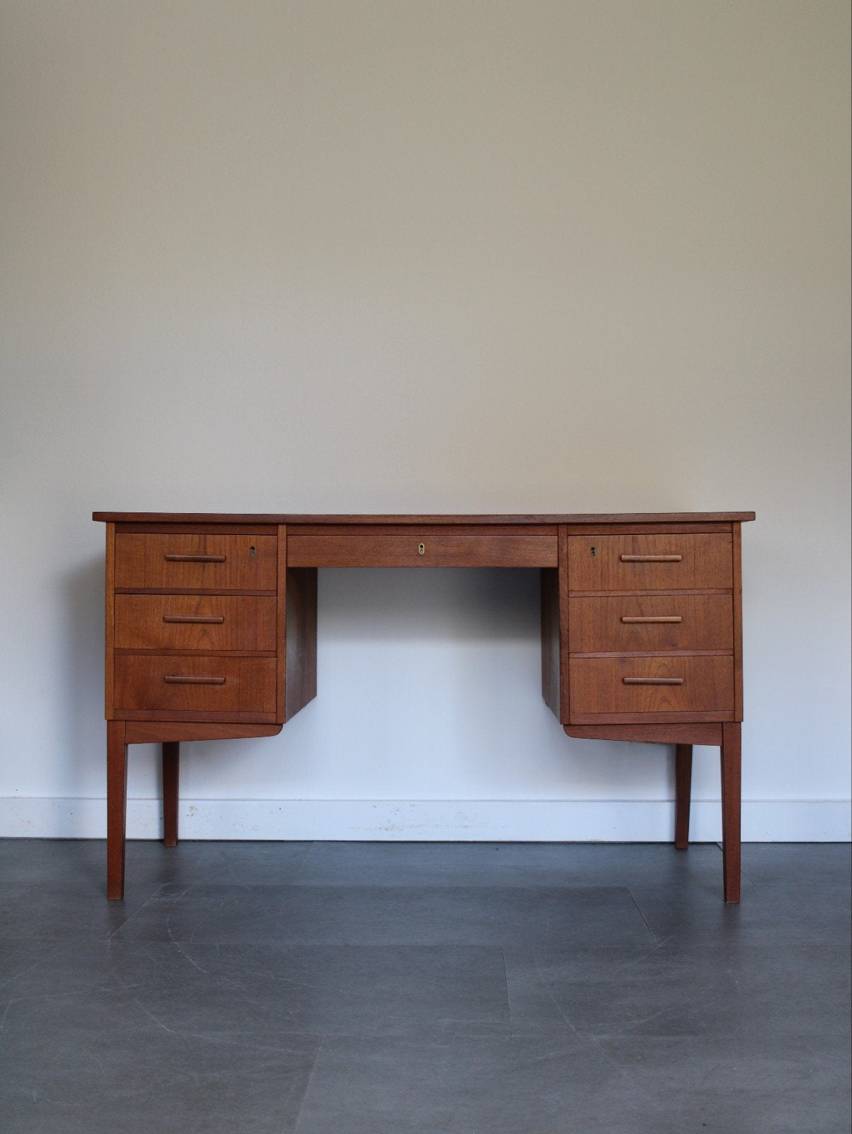 Vintage Deens bureau in teak, Gebruikt, 62 cm, Onbekend, Ophalen of Verzenden