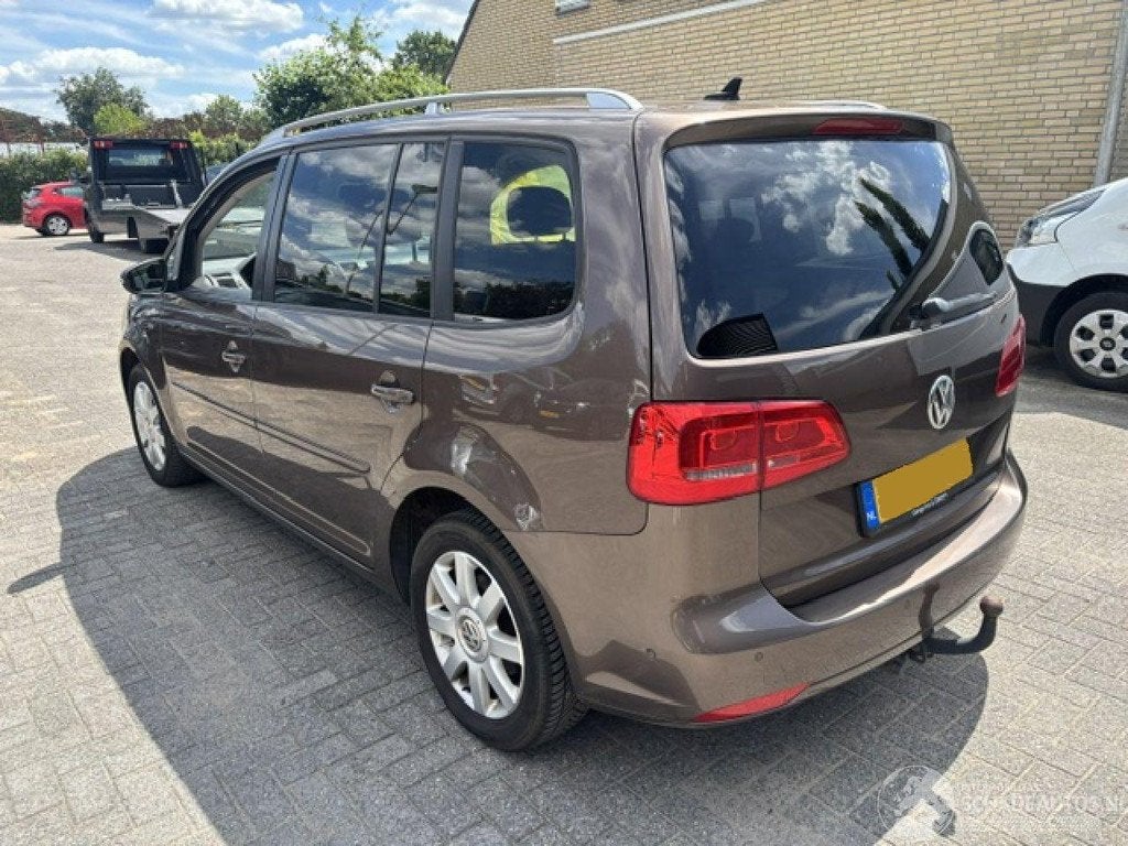 Volkswagen Touran 1.2 TSI Highline (bj 2013), Auto diversen, Schadeauto's, Overige carrosserieën, Volkswagen, Volkswagen AG, Handgeschakeld