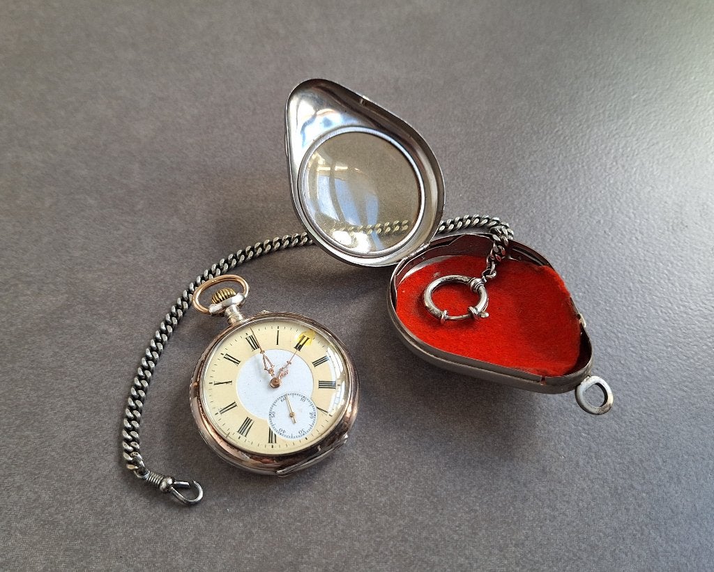 * Zakhorloge Niga met ketting zilver en beschermdoosje, Overige merken, Zakhorloge, Niga, 1900 tot 1930