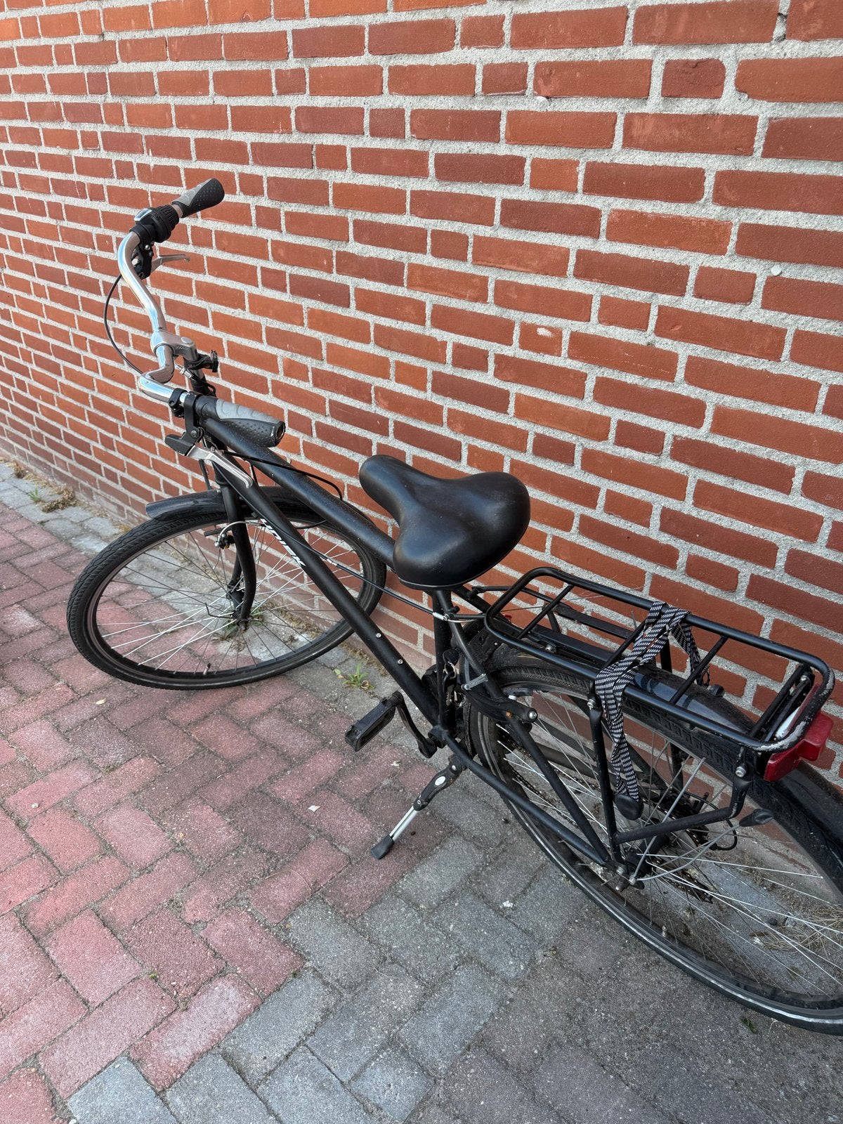 Zwarte Uniek fiets met versnellingen en bagagedrager, Fietsen en Brommers, Fietsen | Heren | Herenfietsen, Gebruikt, Velgrem, Versnellingen
