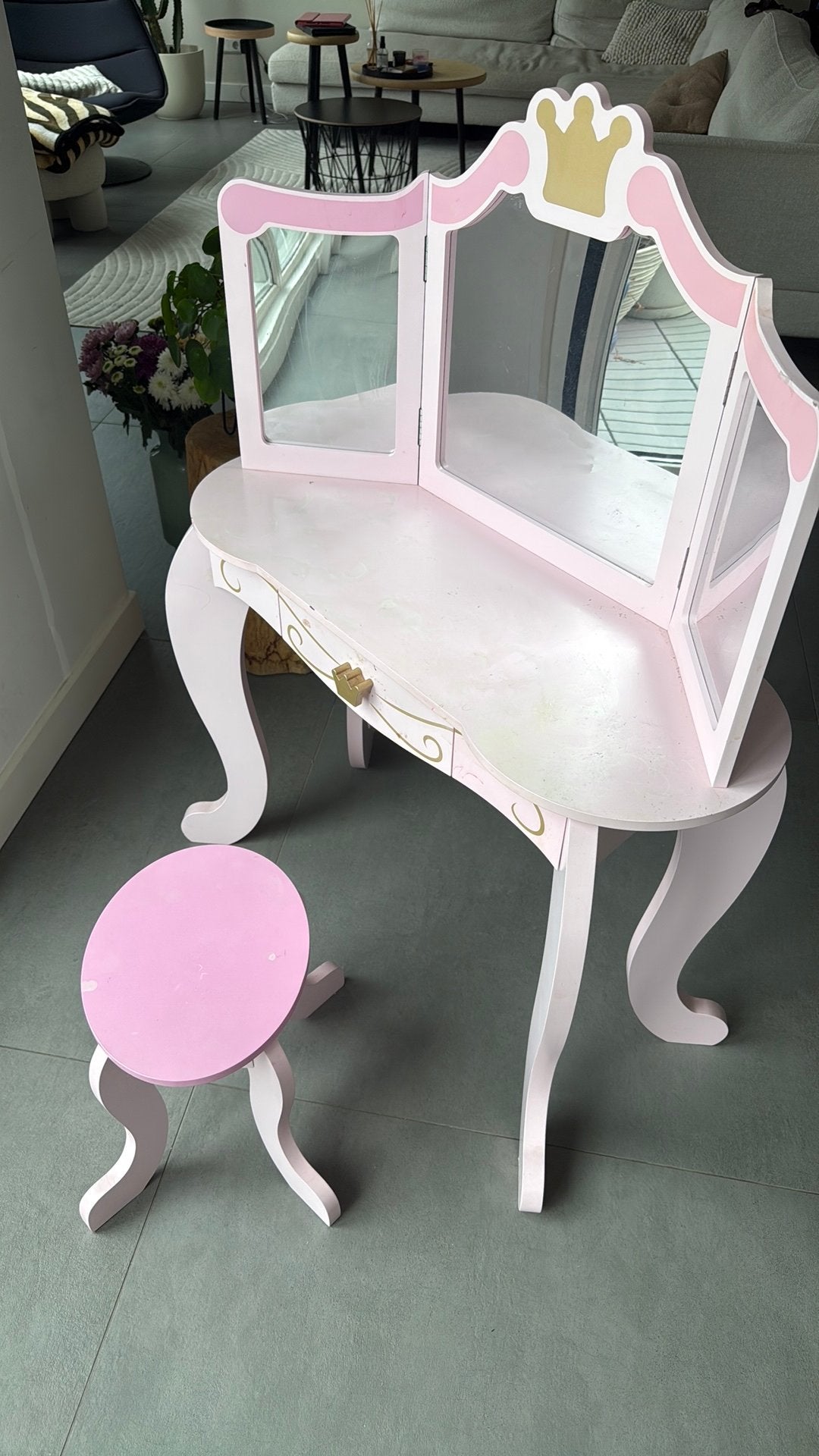 Gratis ophalen - meisjes kaptafel, Ophalen of Verzenden, Zo goed als nieuw, 50 tot 100 cm, Minder dan 100 cm