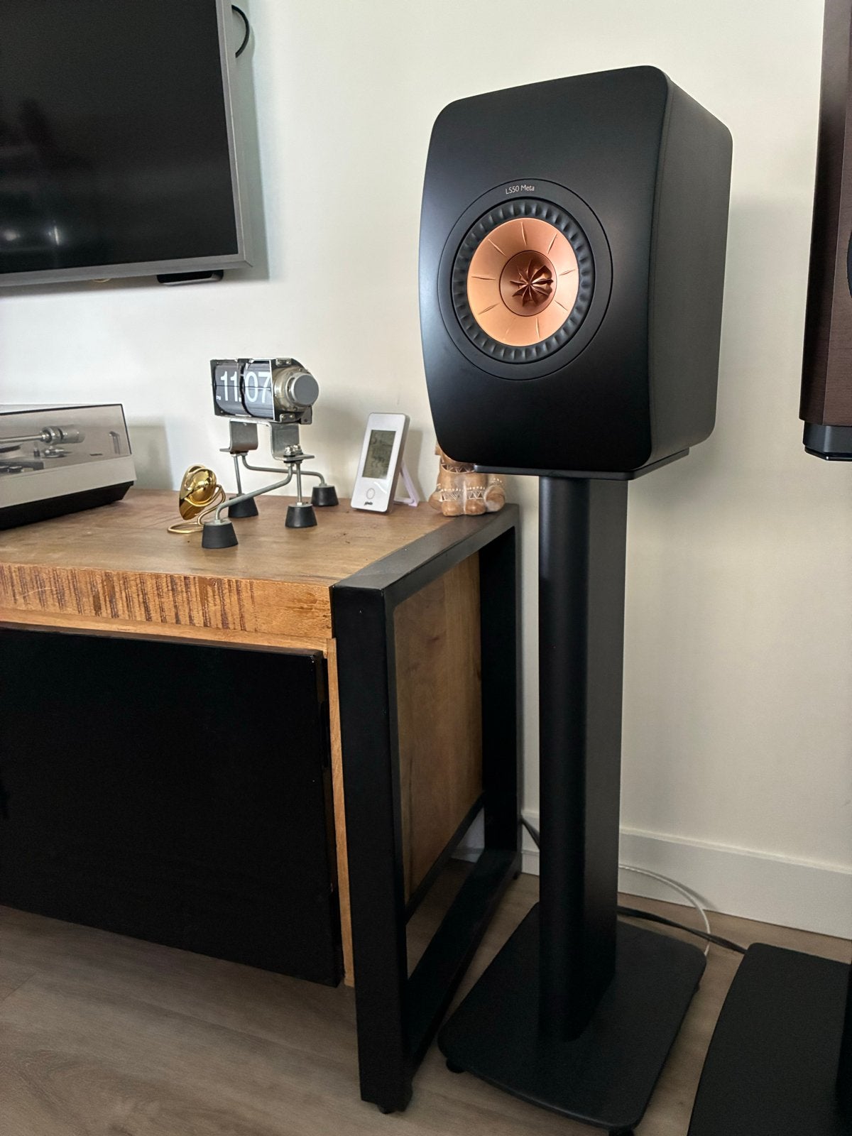KEF LS50 Meta Boekenplank Luidsprekers met S2 Stands, Audio, Tv en Foto, Ophalen, Inclusief standaarden, 120 tot 150 watt, Zo goed als nieuw