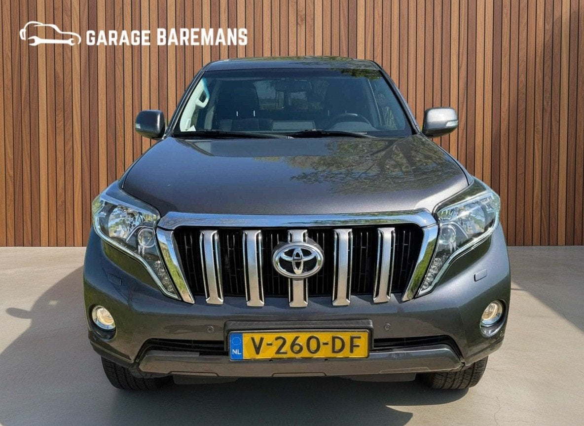 Toyota Land Cruiser 150 2.8 D-4D-F LX Window Van (bj 2017), Auto's, Toyota, Automaat, Gebruikt, 4 cilinders, Bedrijf