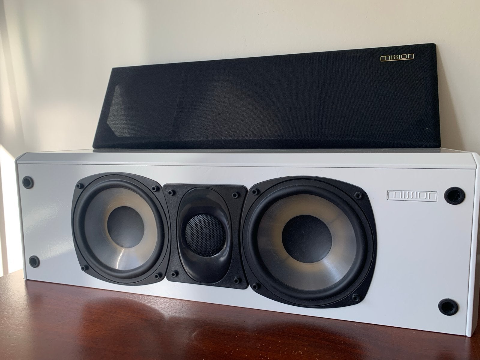 Mission 75C Speaker - High End - Wit Hoogglans, Ophalen of Verzenden, Zo goed als nieuw, Geschikt voor surround/home cinema, Center speaker