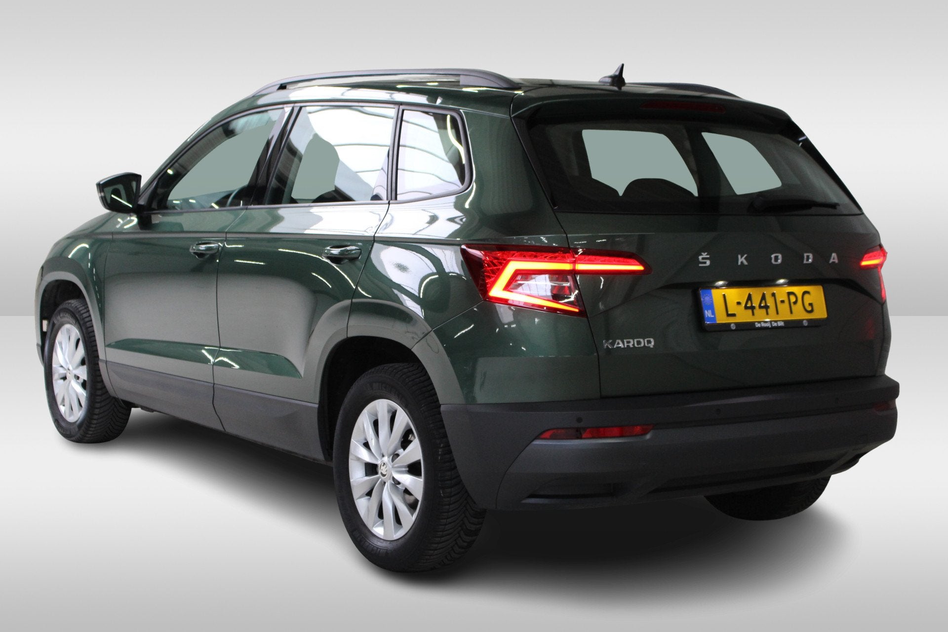 Skoda Karoq 1.0 TSI Business Edition Navigatie | Parkeersens, Voorwielaandrijving, Stof, Gebruikt, Automatische klimaatregeling