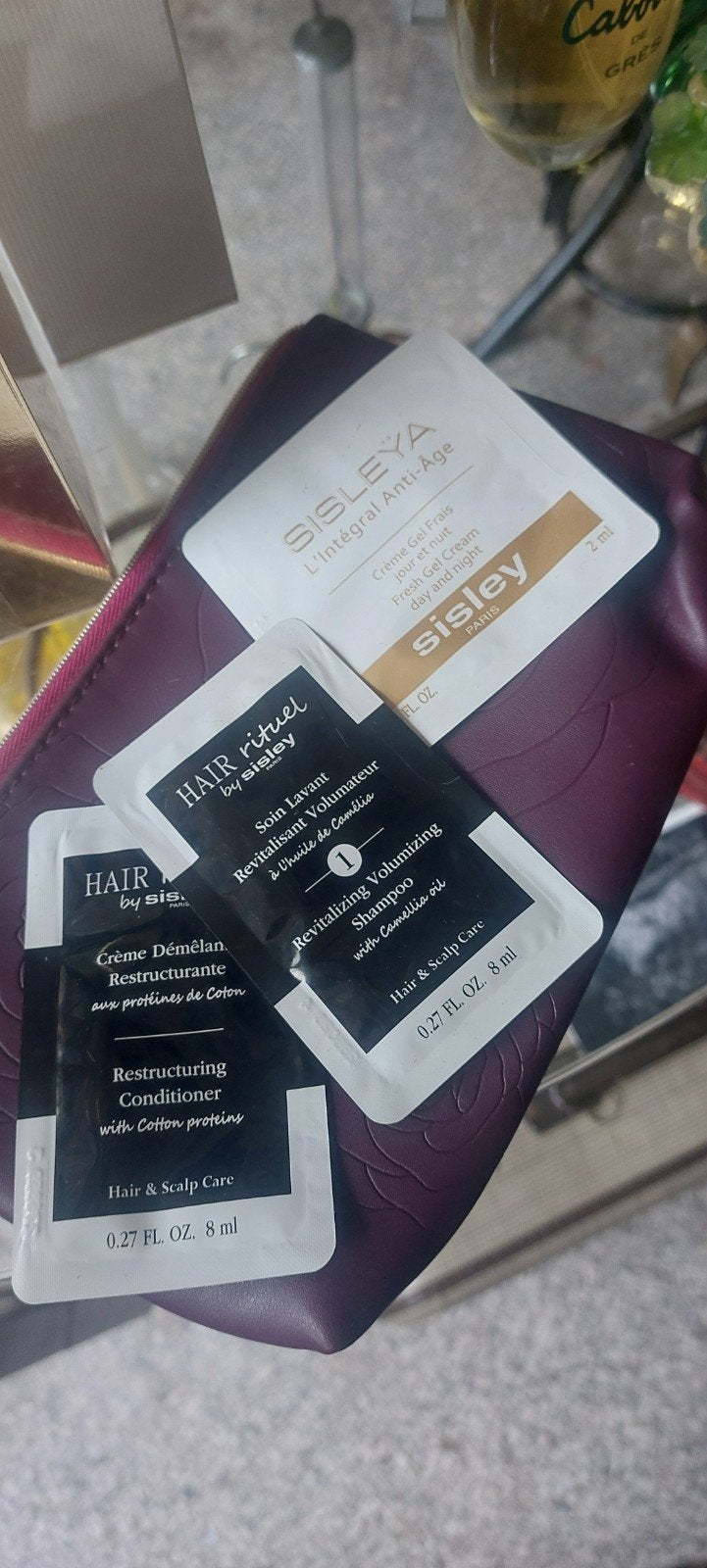 Sisley toilettasje met proefjes, Ophalen of Verzenden, Zo goed als nieuw, Paars, Softcase