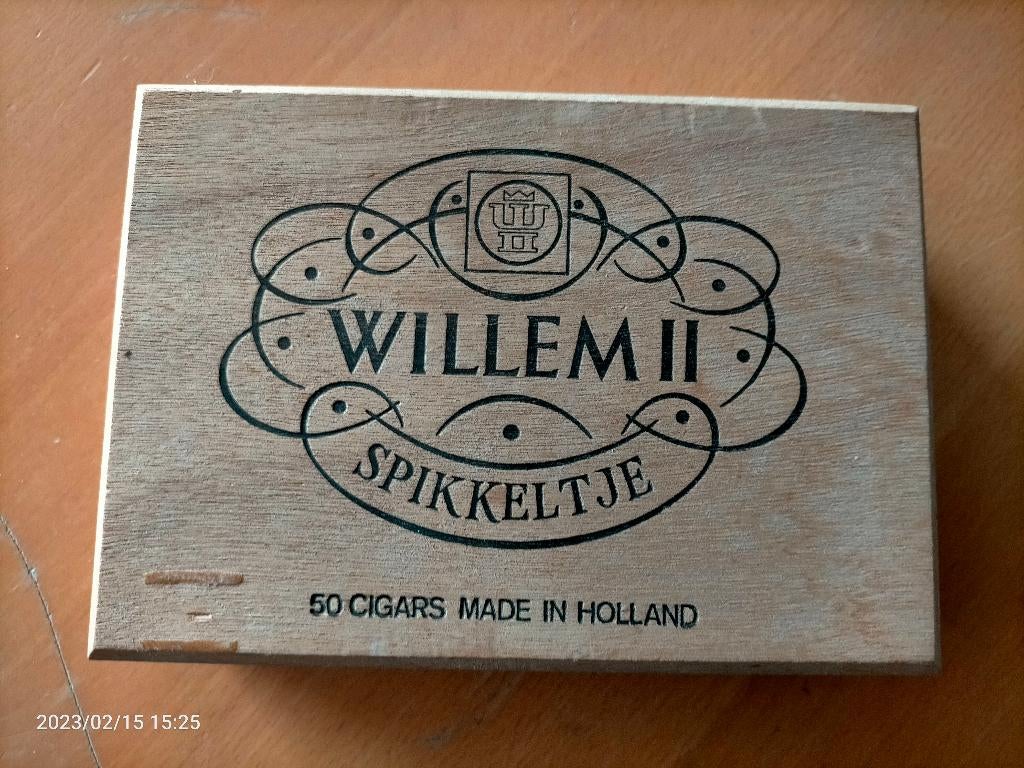 sigaren kistje willem II, Verzamelen, Rookartikelen, Aanstekers en Luciferdoosjes, Ophalen of Verzenden, Zo goed als nieuw, Sigarenbandjes