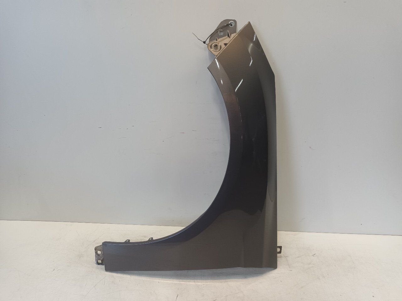 Spatbord links voor Ford Focus, Onderdelen@venauto.nl, Van der Ven Autorecycling B.V., Gebruikt, Ettenseweg 76, 4706 PB Roosendaal, The Netherlands