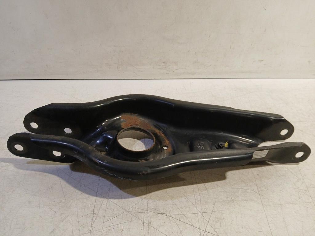 Draagarm links achter Tesla Model 3, Onderdelen@venauto.nl, Van der Ven Autorecycling B.V., Gebruikt, Ettenseweg 76, 4706 PB Roosendaal, The Netherlands