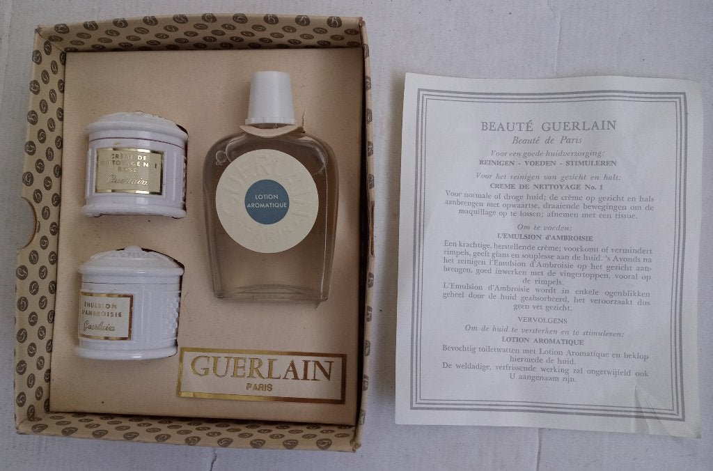 Oude doos Guerlain volle flacon fles parfum en 2 potjes crem, Verzamelen, Ophalen of Verzenden, Zo goed als nieuw, Parfumfles