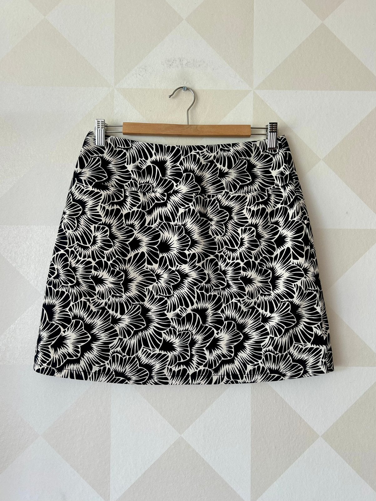King Louie Skirt rok zwart wit bloem M/38 zgan, Kleding | Dames, Maat 38/40 (M), Zwart, Ophalen of Verzenden, Zo goed als nieuw