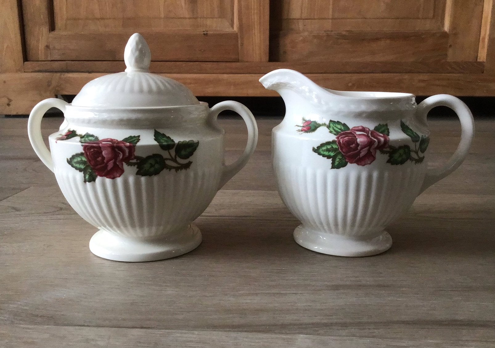 Wedgwood Moss Rose roomstel melkkan suikerpot, Kan, Klassiek, Nieuw, Ophalen of Verzenden