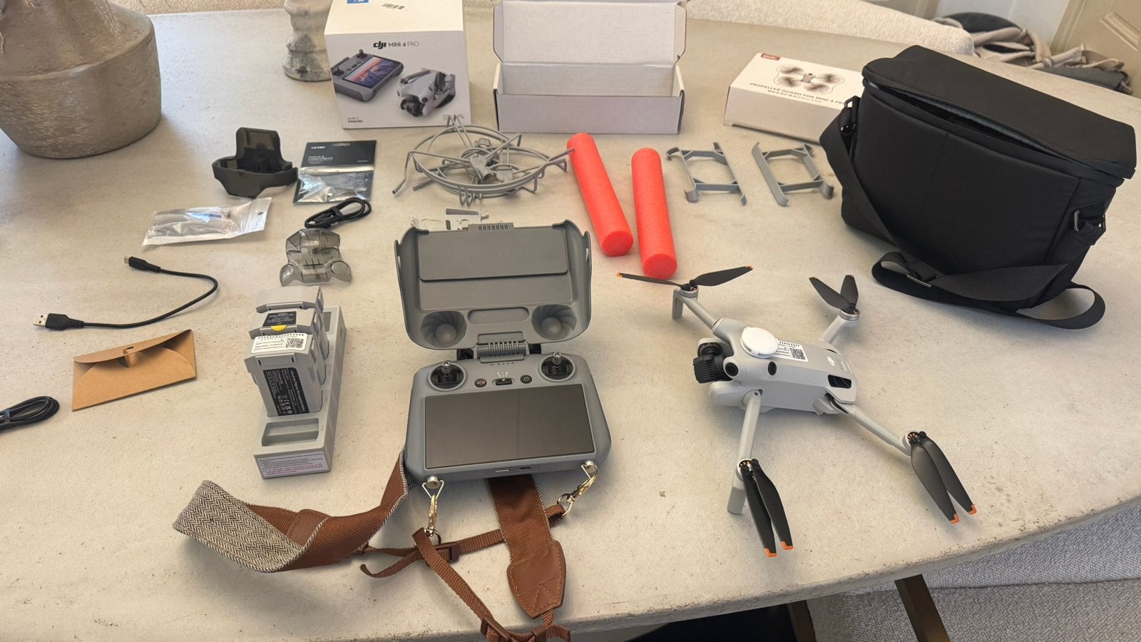 DJI Mini 4 Pro Fly More Combo + RC 2 + 3 accu’s veel extra’s, Ophalen of Verzenden, Zo goed als nieuw