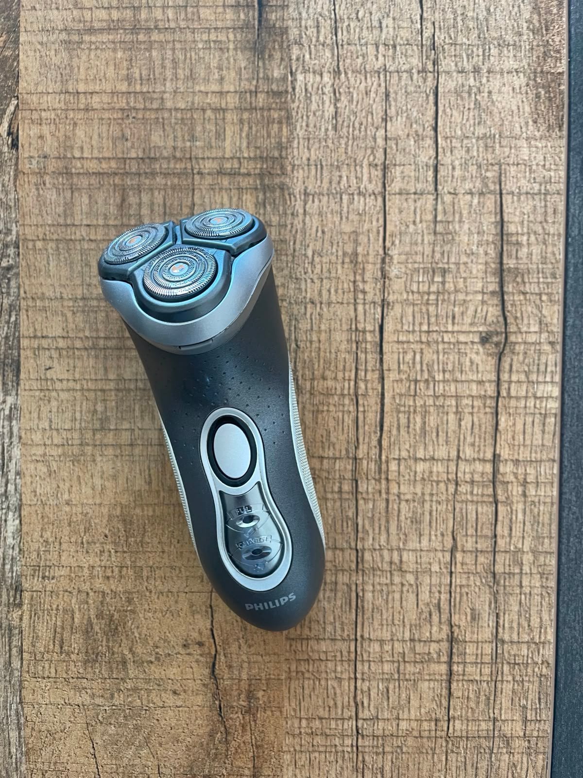Te koop philips scheerapparaat , met Tondeuse, Ophalen, Gebruikt, Scheren en Epileren
