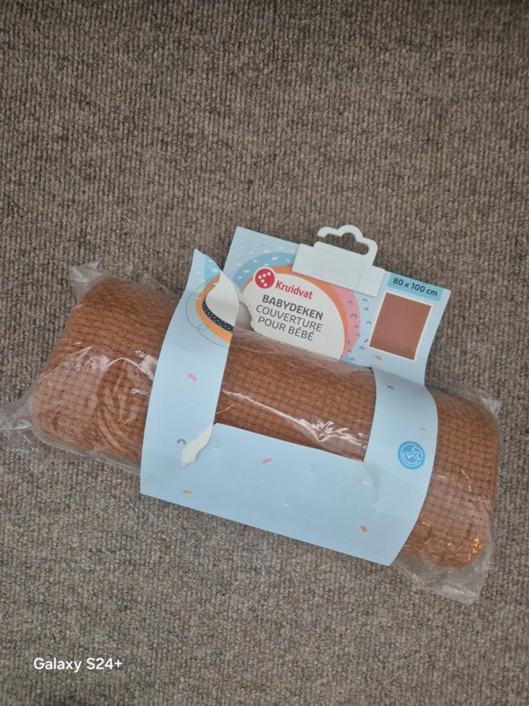 bruine babydeken, Ophalen of Verzenden, Nieuw, Minder dan 70 cm, Deken