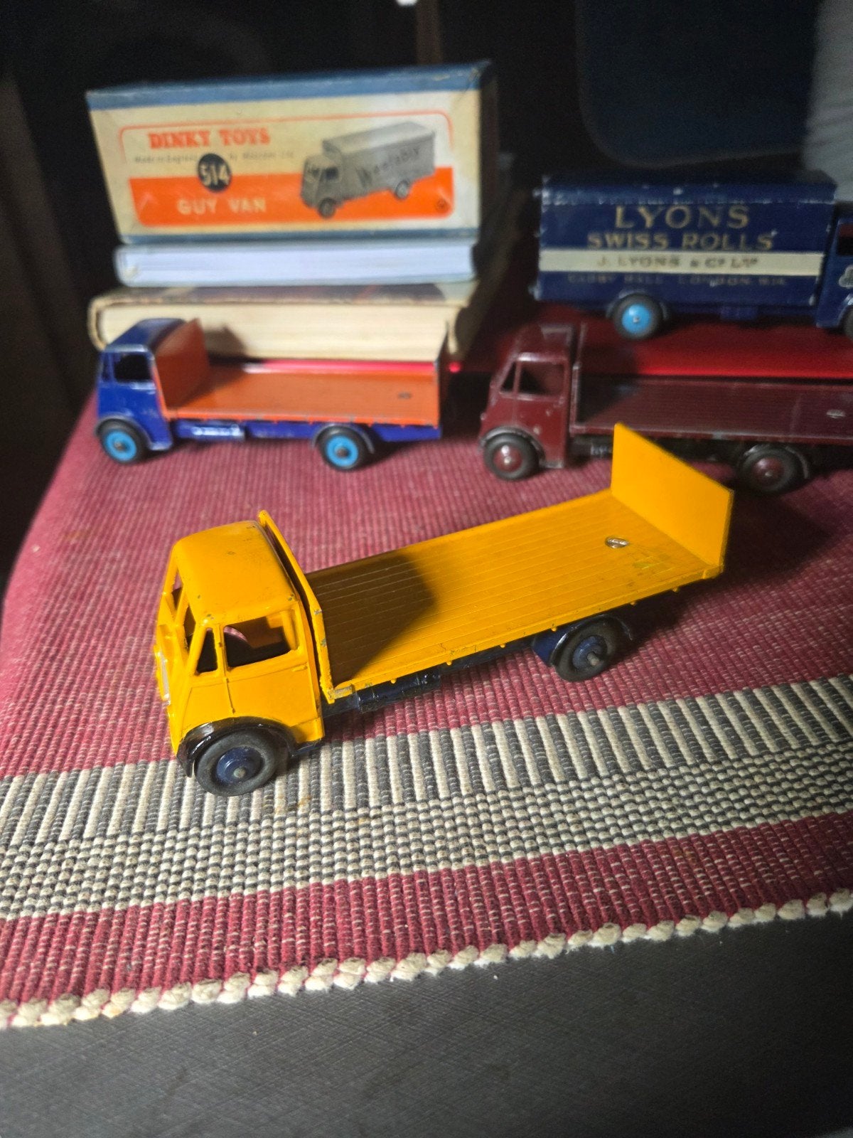 DINKY GUY513 voorspatborden beschildert verder orig. 35 euro, Hobby en Vrije tijd, Modelauto's | 1:43, Ophalen of Verzenden, Auto