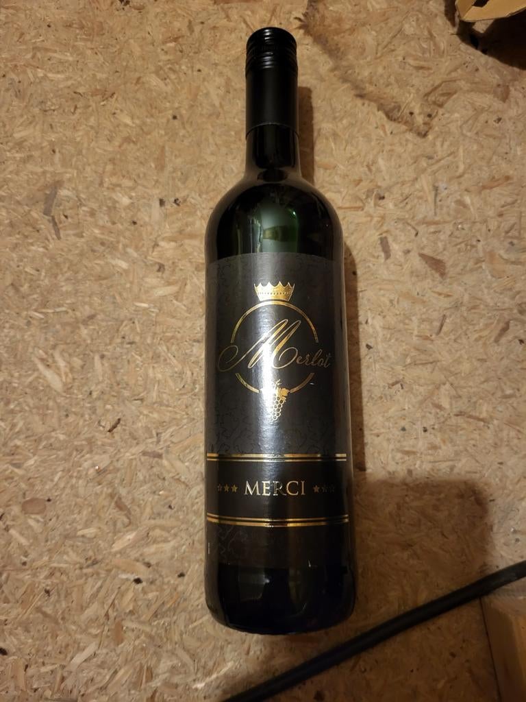 *Nieuw* fles wijn Merlot, Ophalen, Nieuw, Frankrijk, Rode wijn