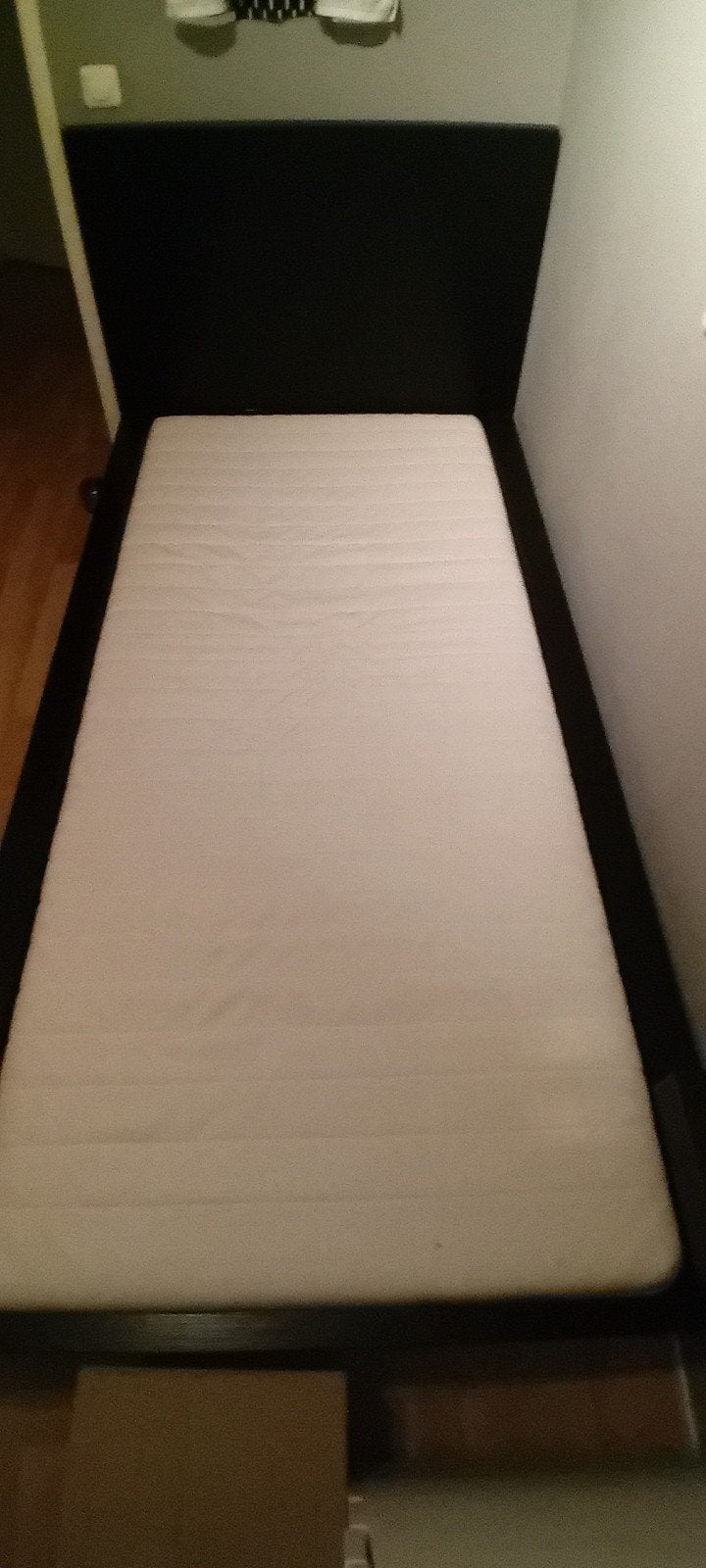 IKEA Malm bedframe hoog, zwartbruin, 90x200 cm, Ophalen, 90 cm, Eenpersoons, Zo goed als nieuw