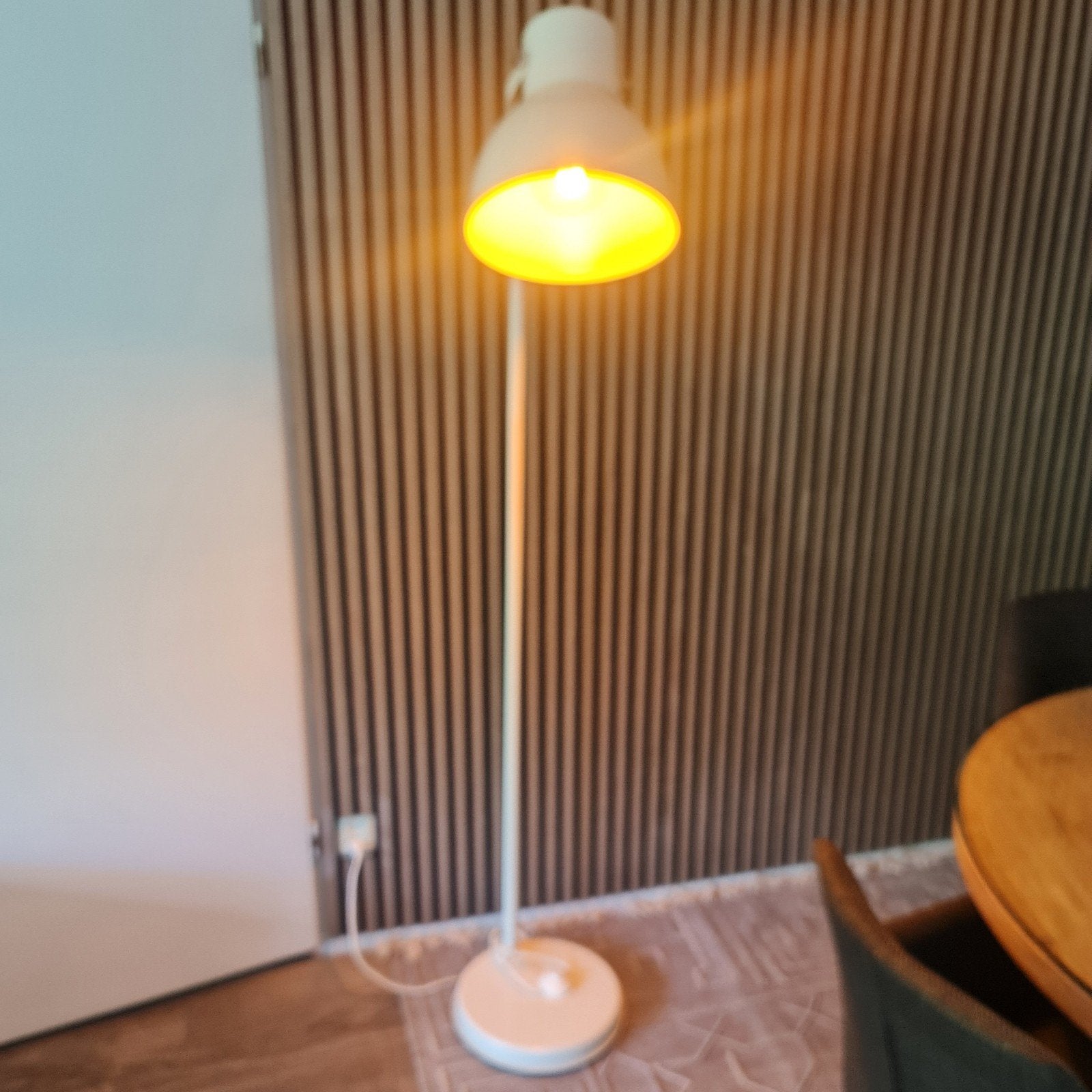 IKEA Hektar staande lamp wit, Huis en Inrichting, Lampen | Vloerlampen, Ophalen, Industrieel, Modern, E27 (groot), Zo goed als nieuw