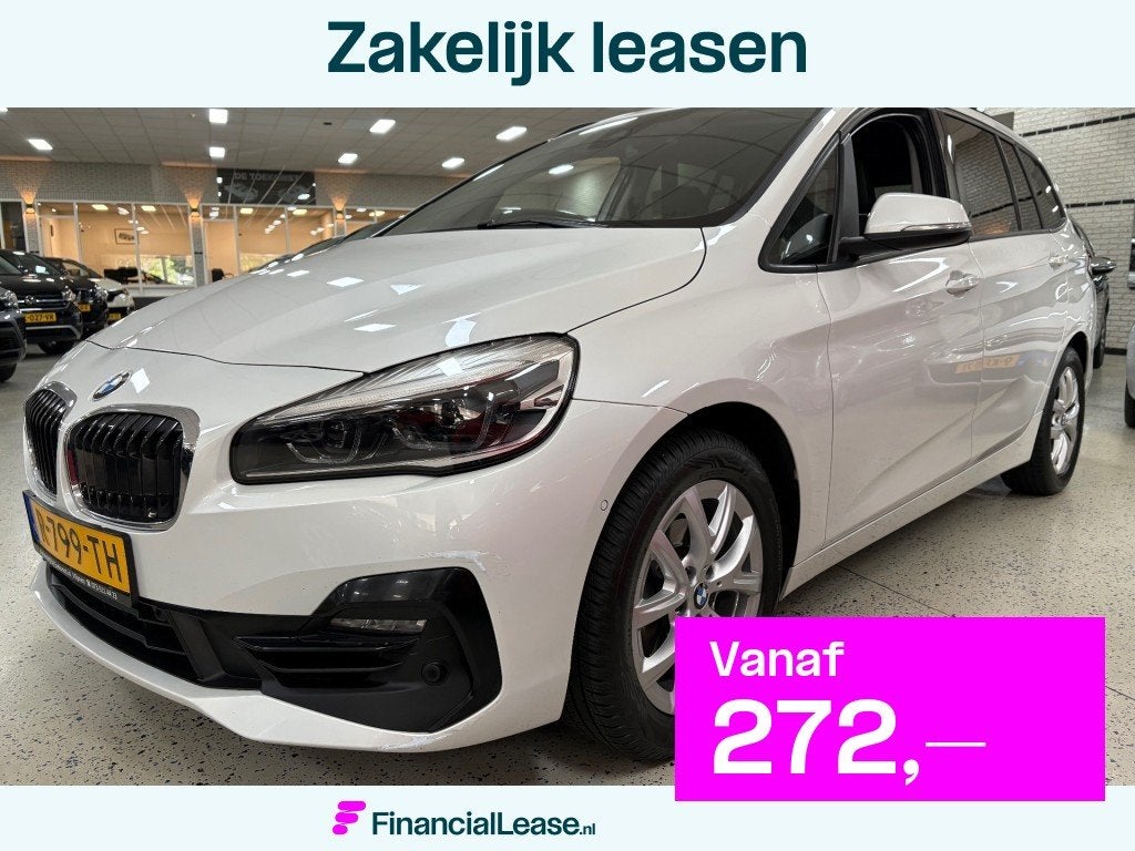 BMW 2 Serie 216I HIGH EXE ECC Airco Navigatie Afn. Trekhaak, Voorwielaandrijving, Dealer onderhouden, 730 kg, Gebruikt