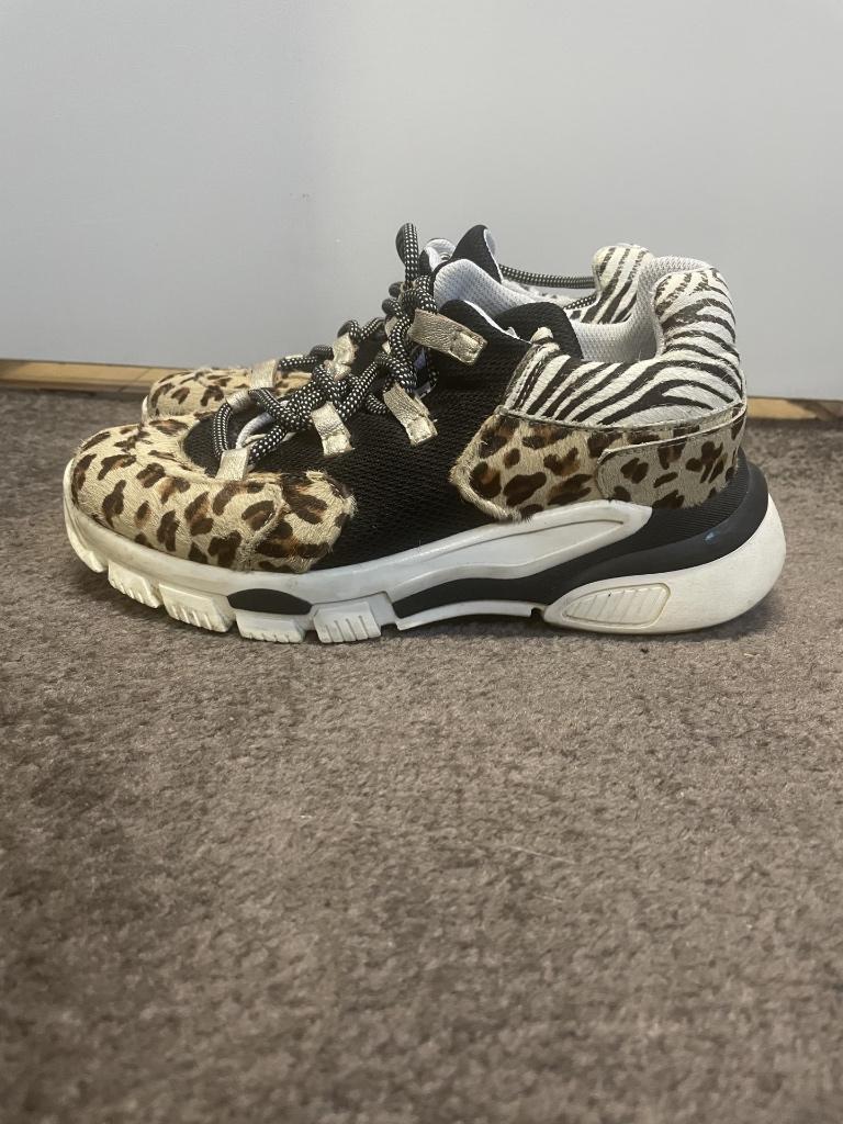 Stoere sneakers van Toral, Kleding | Dames, Schoenen, Overige kleuren, Verzenden, Nieuw, Sneakers of Gympen