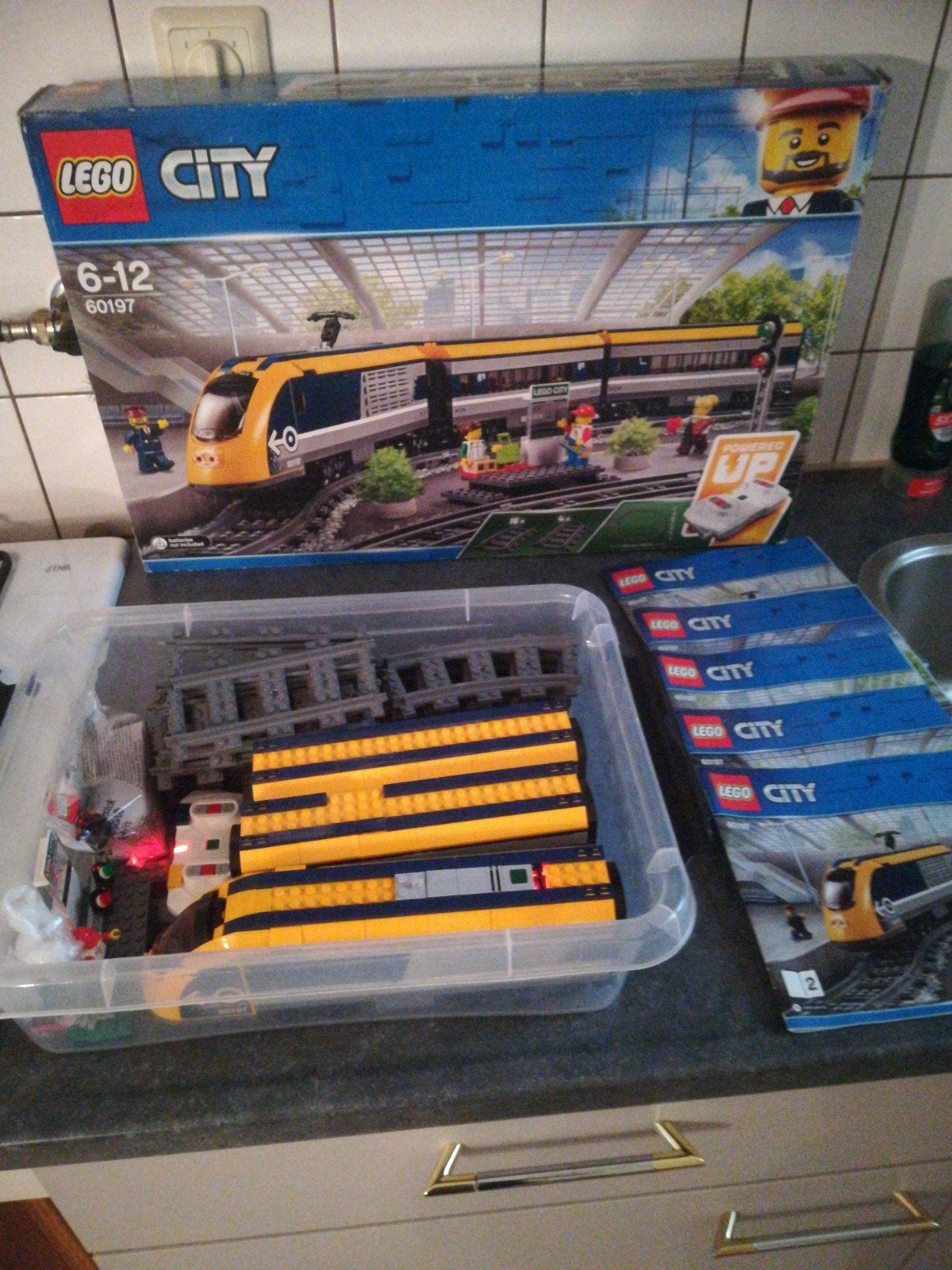 Lego City 60197 Passagierstrein  electrisch geheel compleet, Ophalen, Inclusief instructies, Lego, Complete set