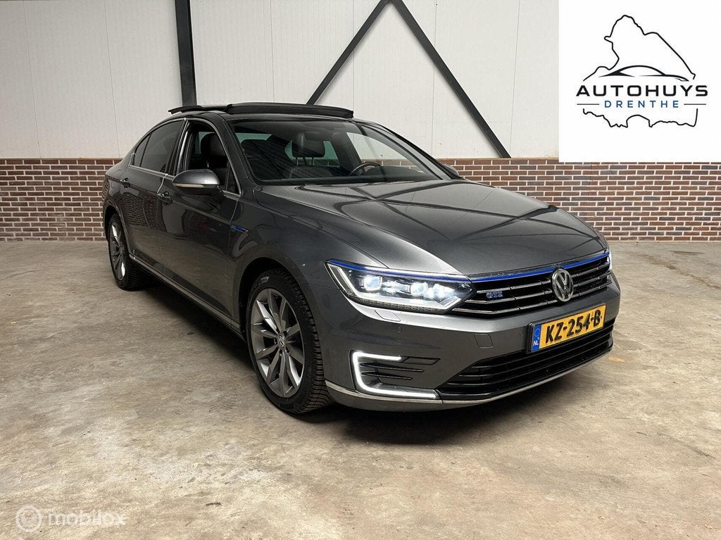 Volkswagen Passat 1.4 TSI GTE Connected Series Plus PANORAMA, Auto's, Volkswagen, Bedrijf, Te koop, Passat, ABS, Achteruitrijcamera