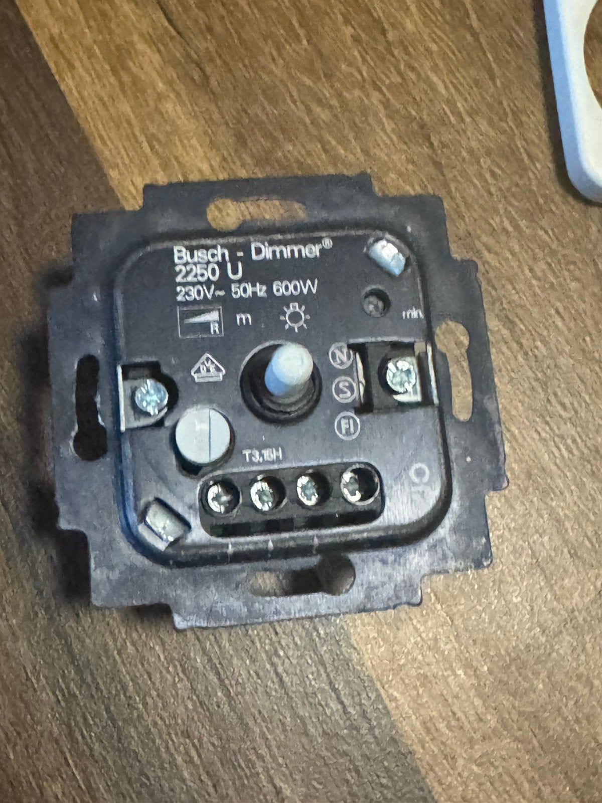 Bush dimmer 2250 U, Ophalen of Verzenden, Zo goed als nieuw, Schakelaar