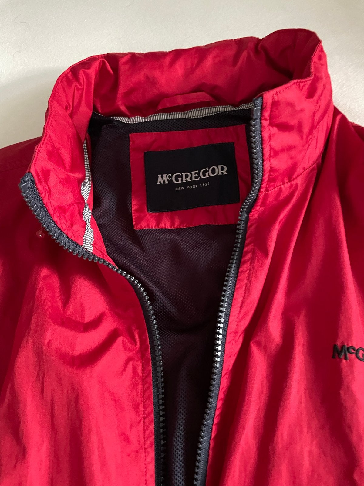 McGregor rode jas, maat M, Ophalen of Verzenden, Zo goed als nieuw, Maat 48/50 (M), Rood