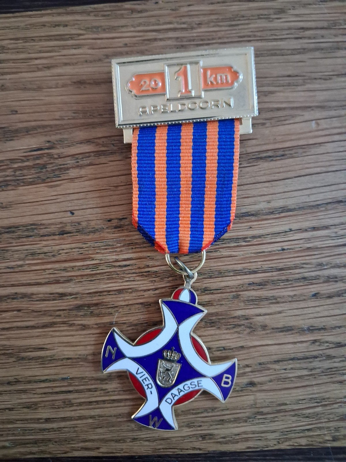wandelvierdaagse Apeldoorn medaille vierdaagse, Ophalen of Verzenden, Overige materialen
