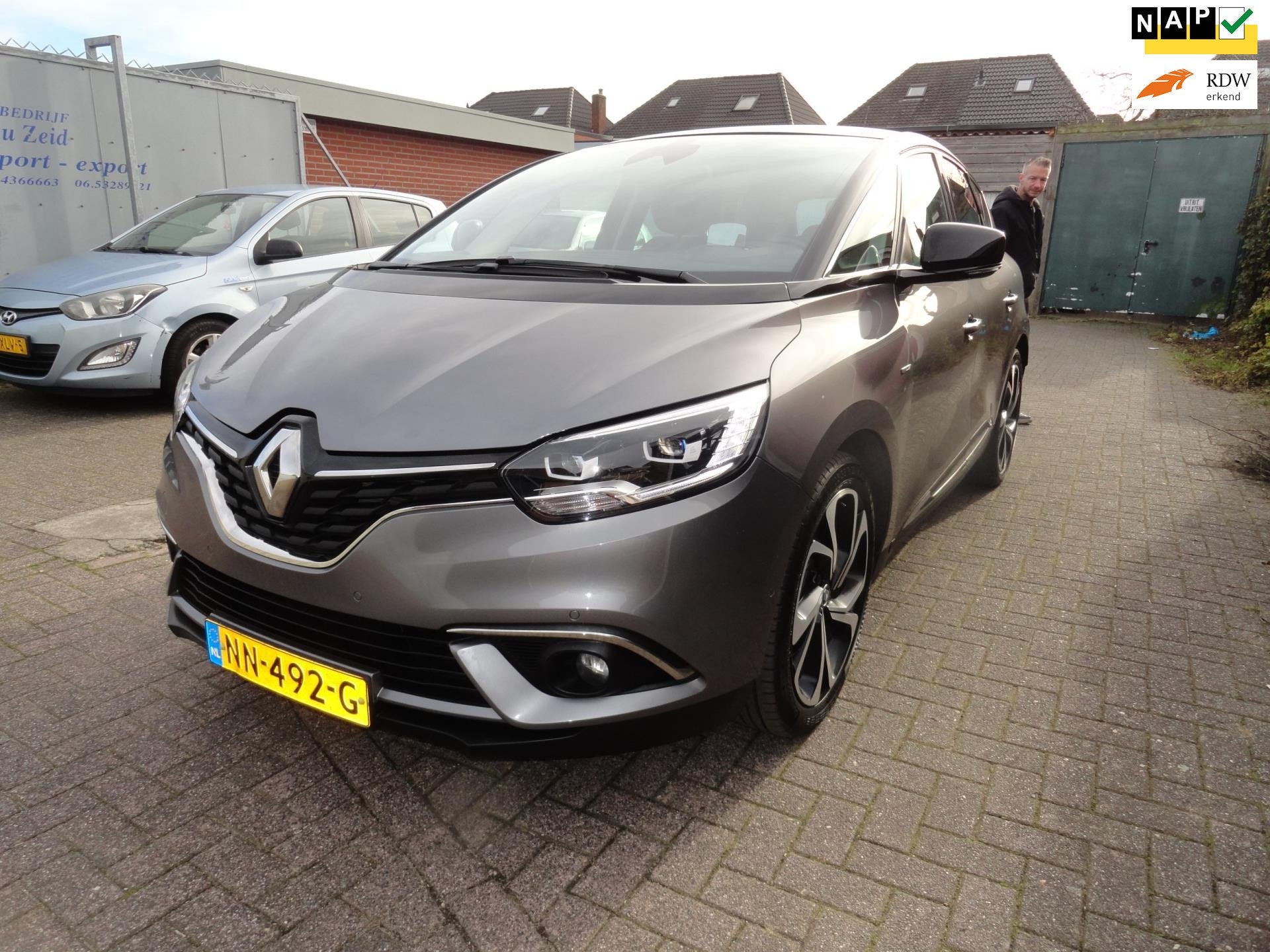 Renault Scénic 1.6 AUT (KM 161850 NAP) VOL OPTION PANORAMA, Auto's, Dealer onderhouden, Gebruikt, 1850 kg, Bedrijf