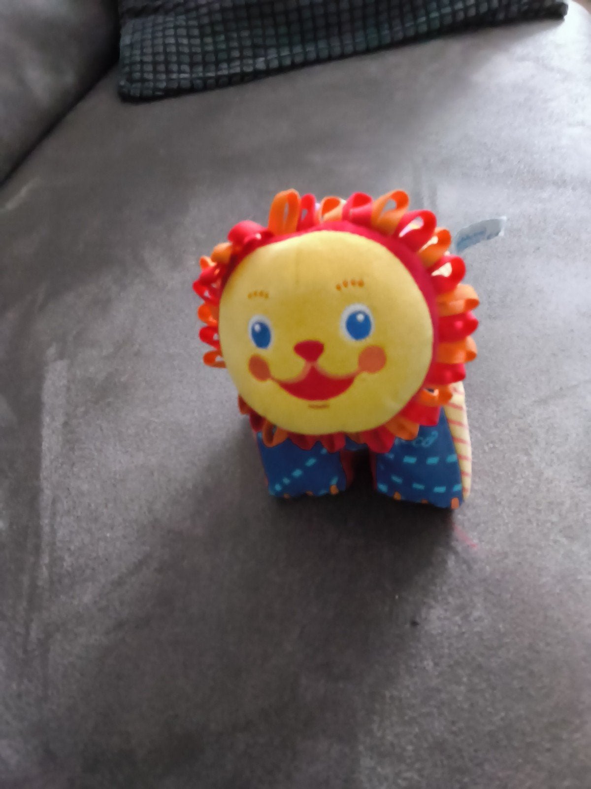 Chicco Leeuw knuffeltje met rammelaar, Kinderen en Baby's, Ophalen of Verzenden, Zo goed als nieuw, Rammelaar, Met geluid