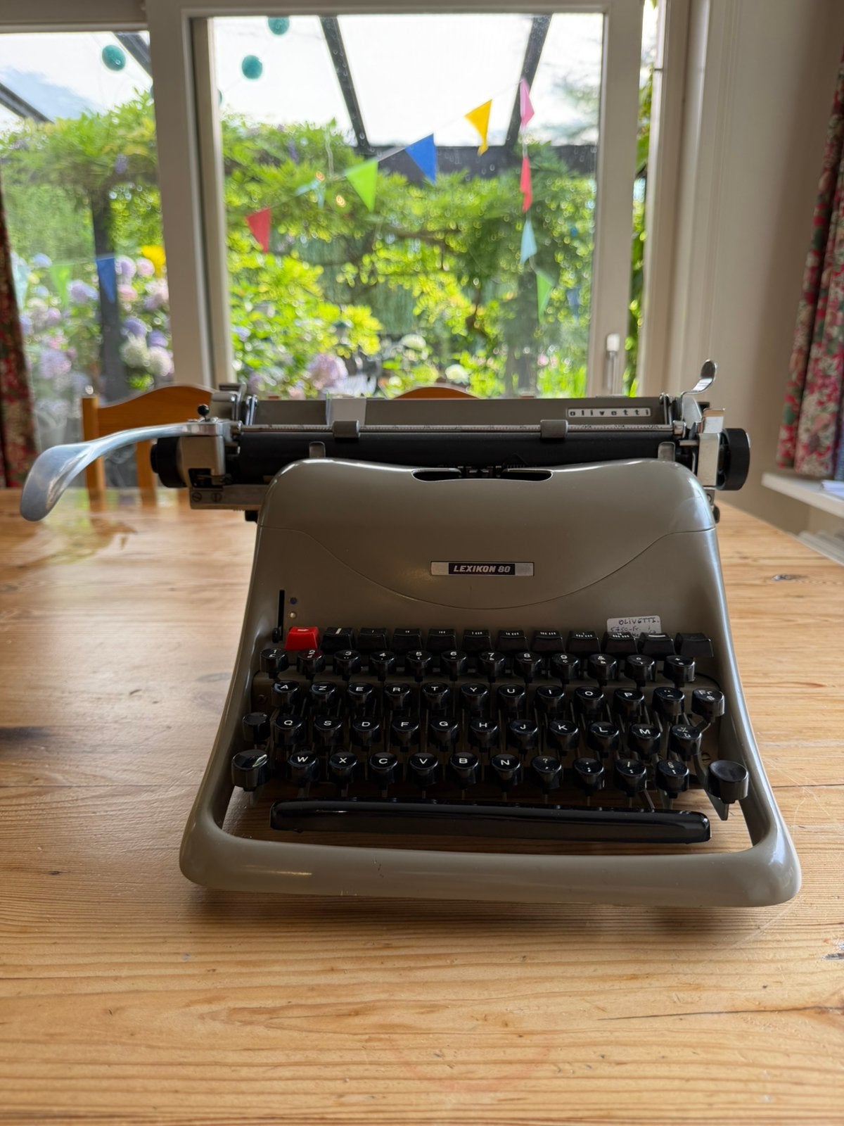 Olivetti Lexikon 80 schrijfmachine (1962) + extra lint, Diversen, Typemachines, Ophalen, Zo goed als nieuw