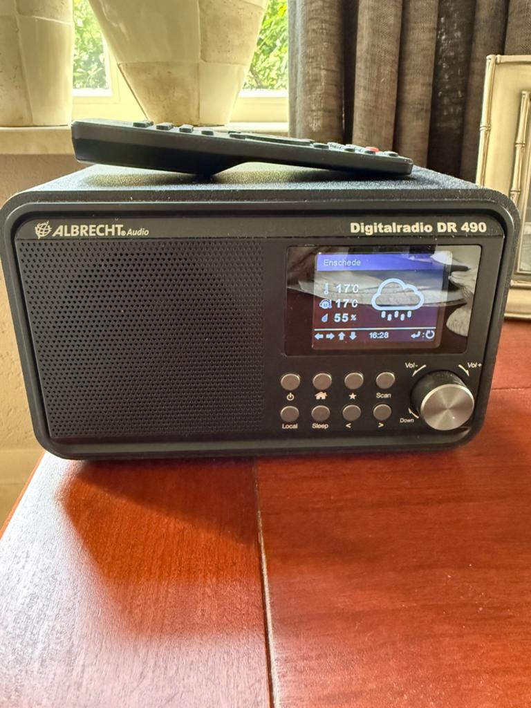 Albrecht Audio Digitalradio DR 490, Ophalen, Zo goed als nieuw, Radio