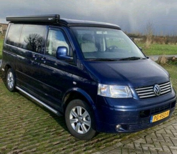 Volkswagen T5 Camperbus, Auto's, Blauw, 2500 kg, Origineel Nederlands, Diesel