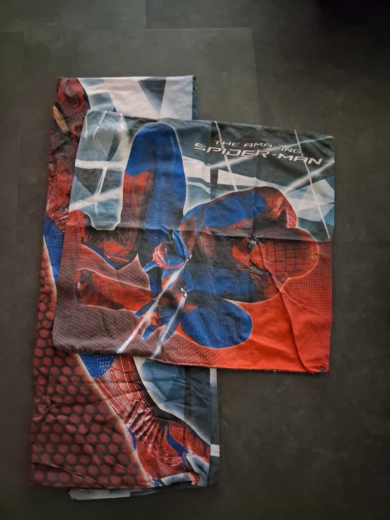 Dekbedovertrek van spiderman
1 persoons igs, Ophalen of Verzenden, Jongetje, Dekbedovertrek