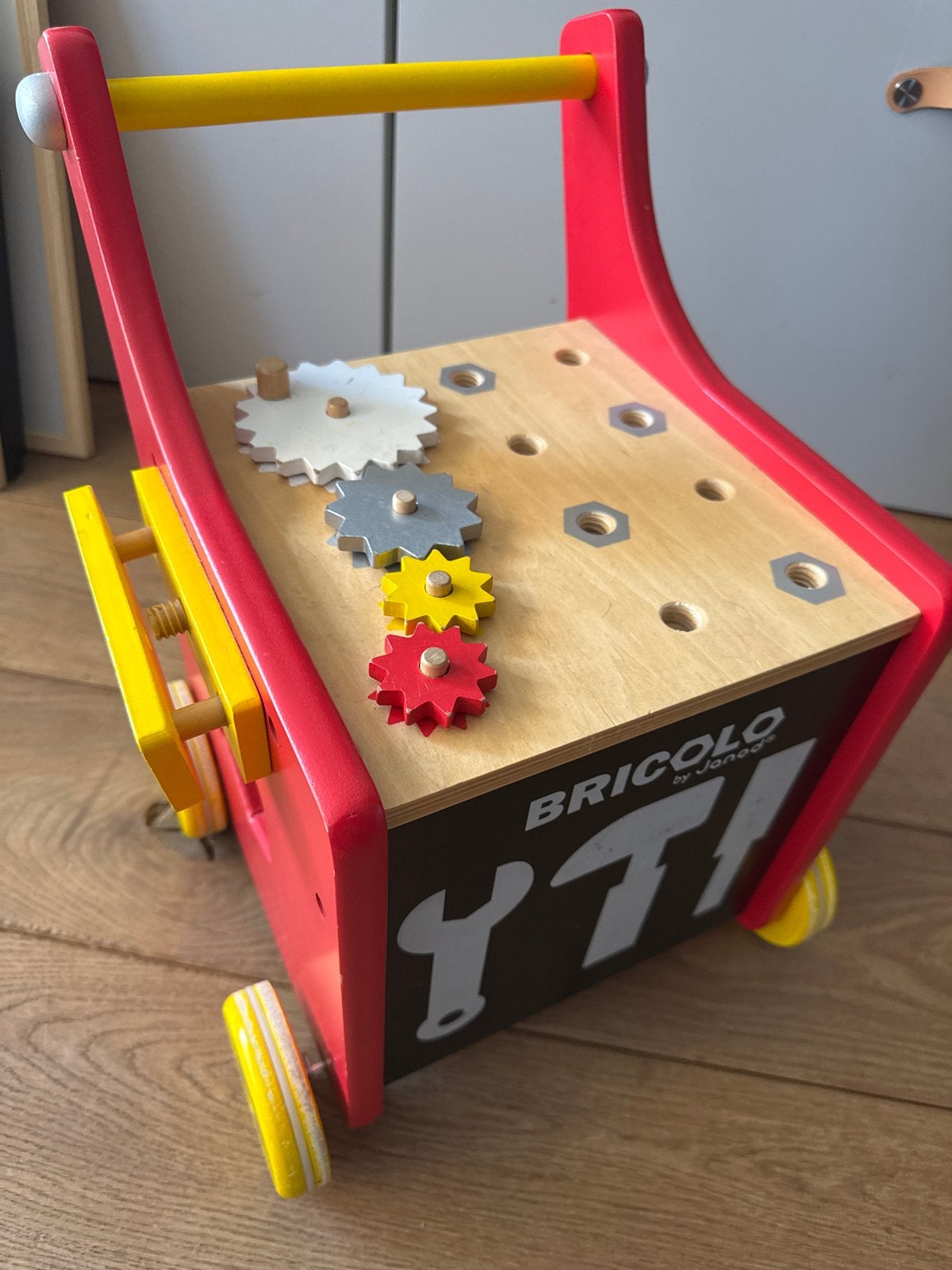 Janod Bricolo Houten Loopwagen met Gereedschap, Ophalen, Gebruikt, Rij- of Hobbelspeelgoed