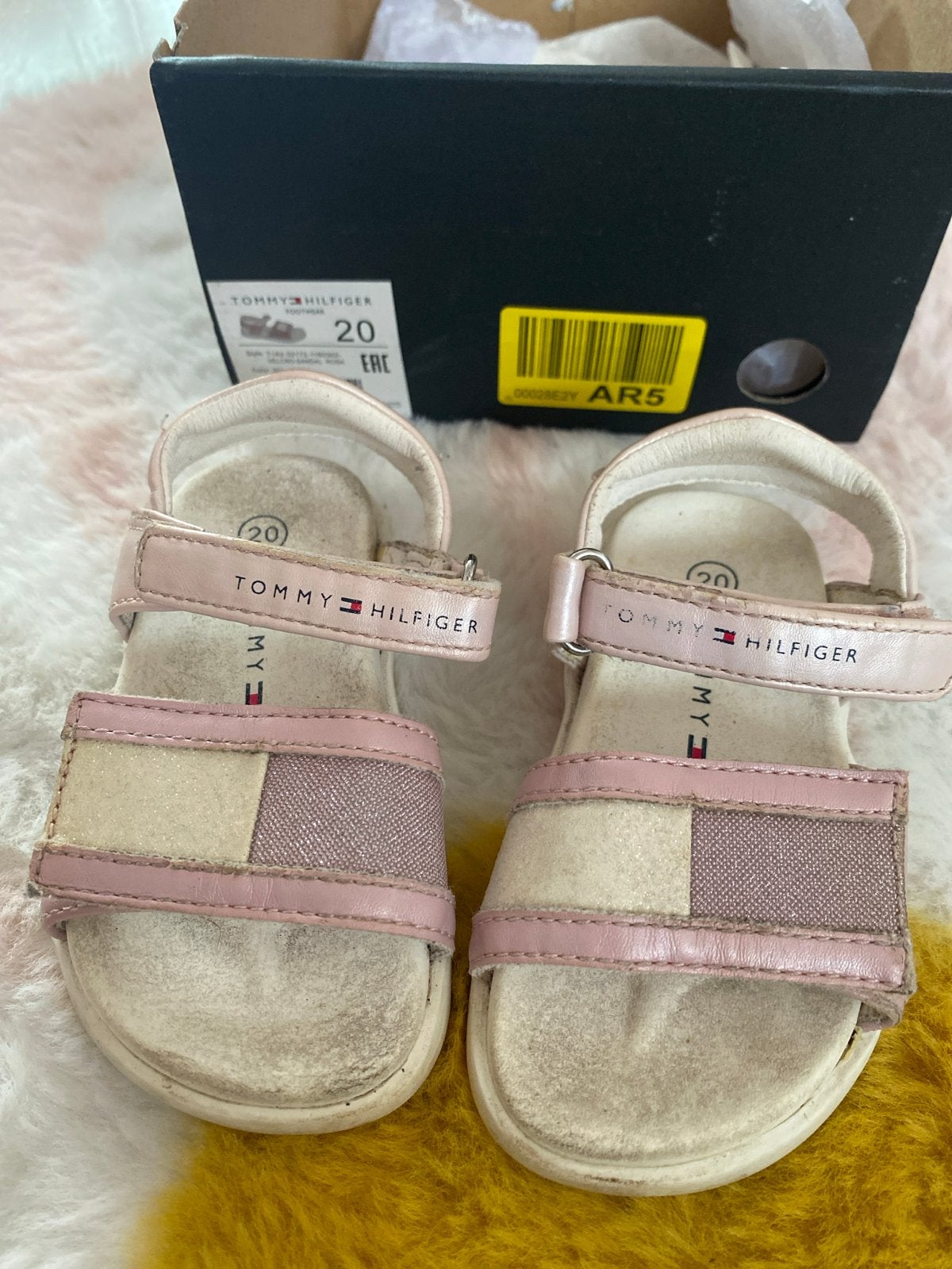 Tommy Hilfiger meisjessandalen maat 20, Ophalen of Verzenden, Gebruikt, Meisje, Overige typen